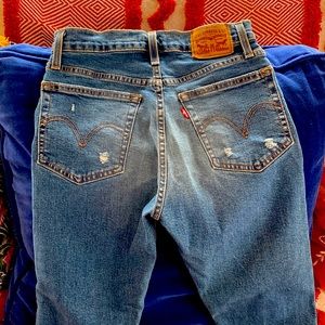 Levi button-fly Wedgie Skinnies, size 26. Worn a couple times.